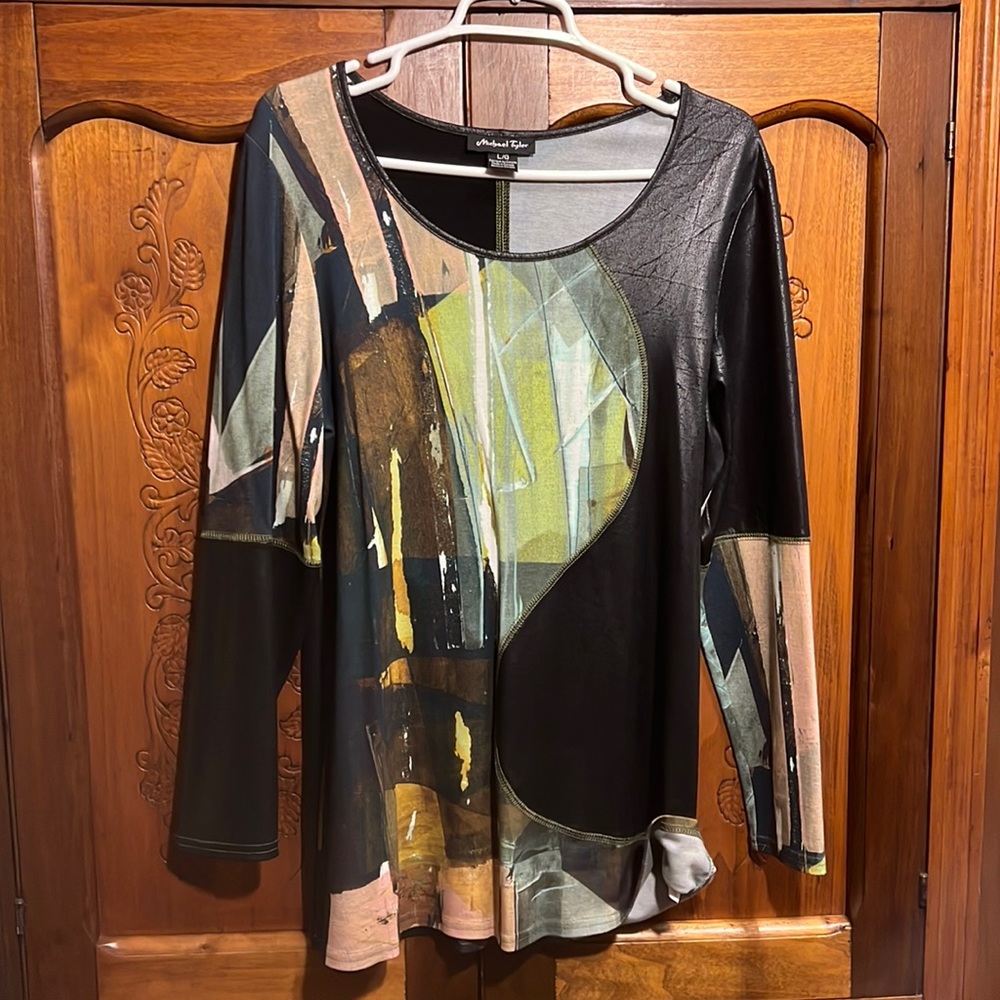 Unique Tunic With Different Textures And Colors - image 1